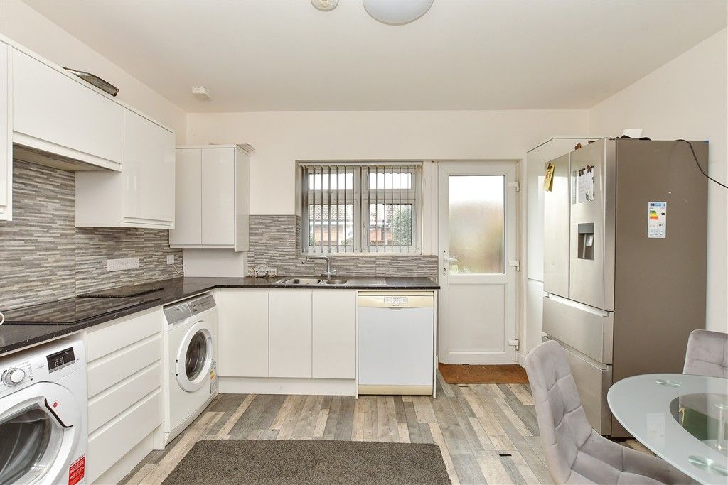 Property photo 3 of 8 Kitchen/Diner