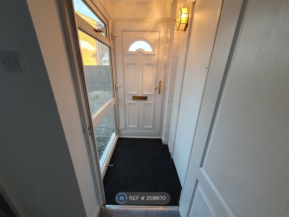 Property photo 2 of 17 Porch