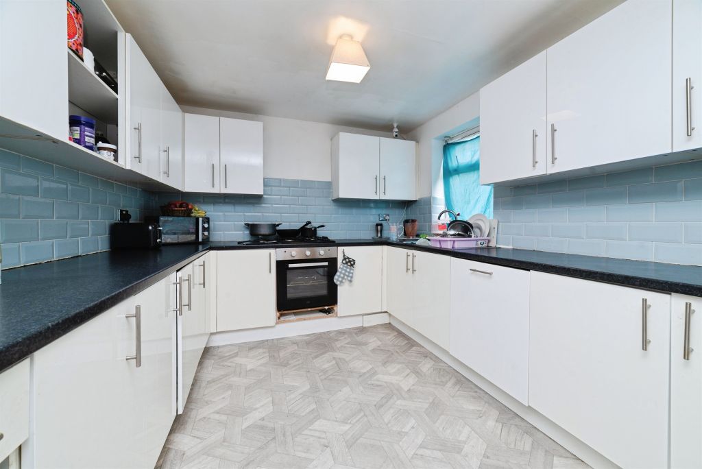 Property photo 2 of 18