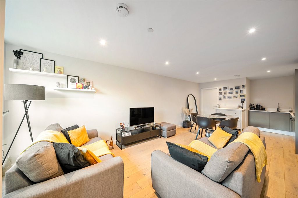 Property photo 1 of 20 Picture No. 06