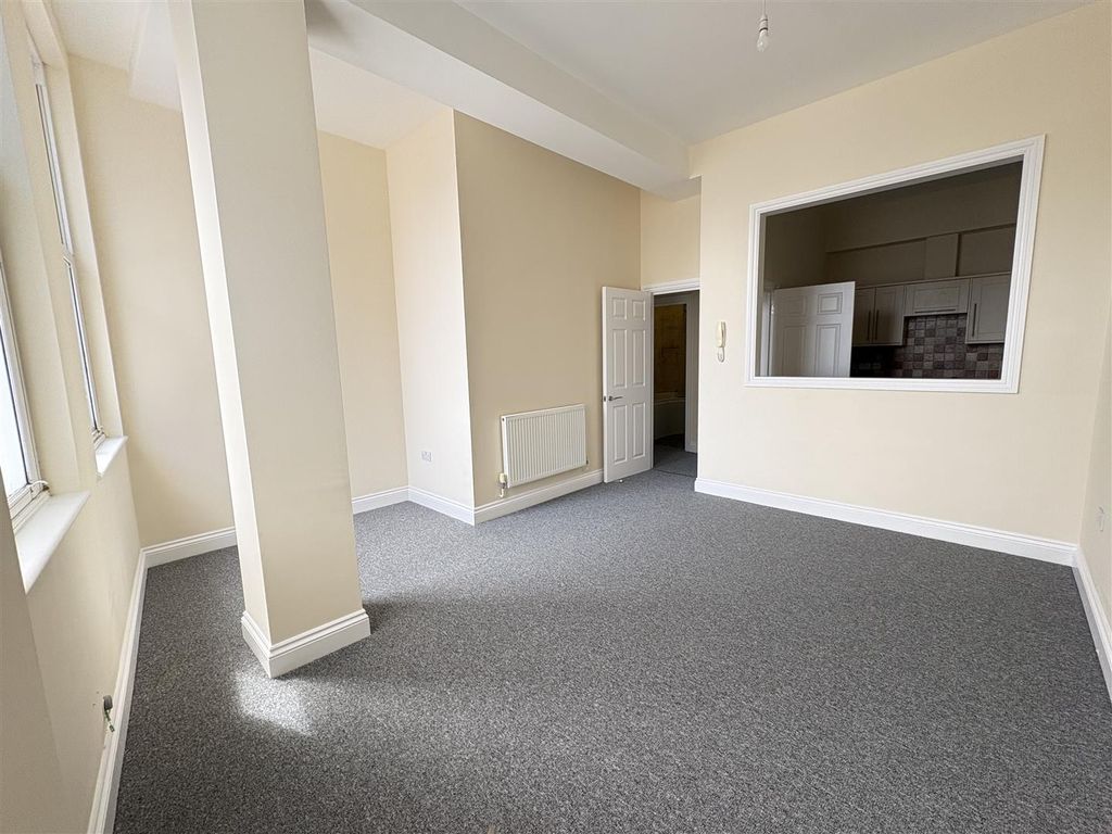 Property photo 2 of 6 Living Room
