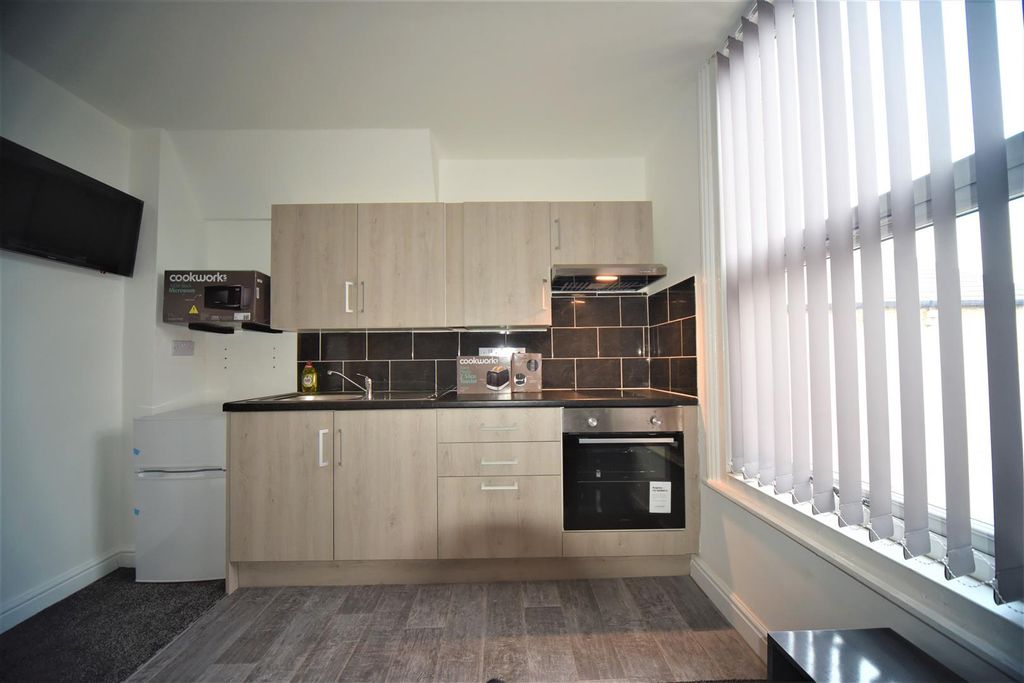 Property photo 3 of 4 Kitchen.Jpg