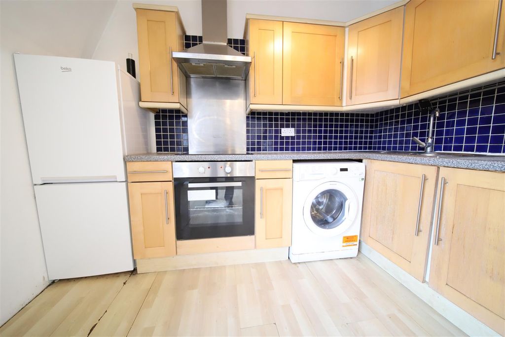 Property photo 3 of 6 Kitchen.Jpg