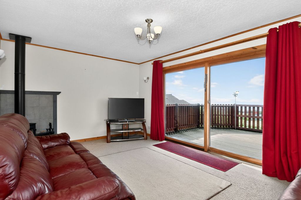 Property photo 3 of 45