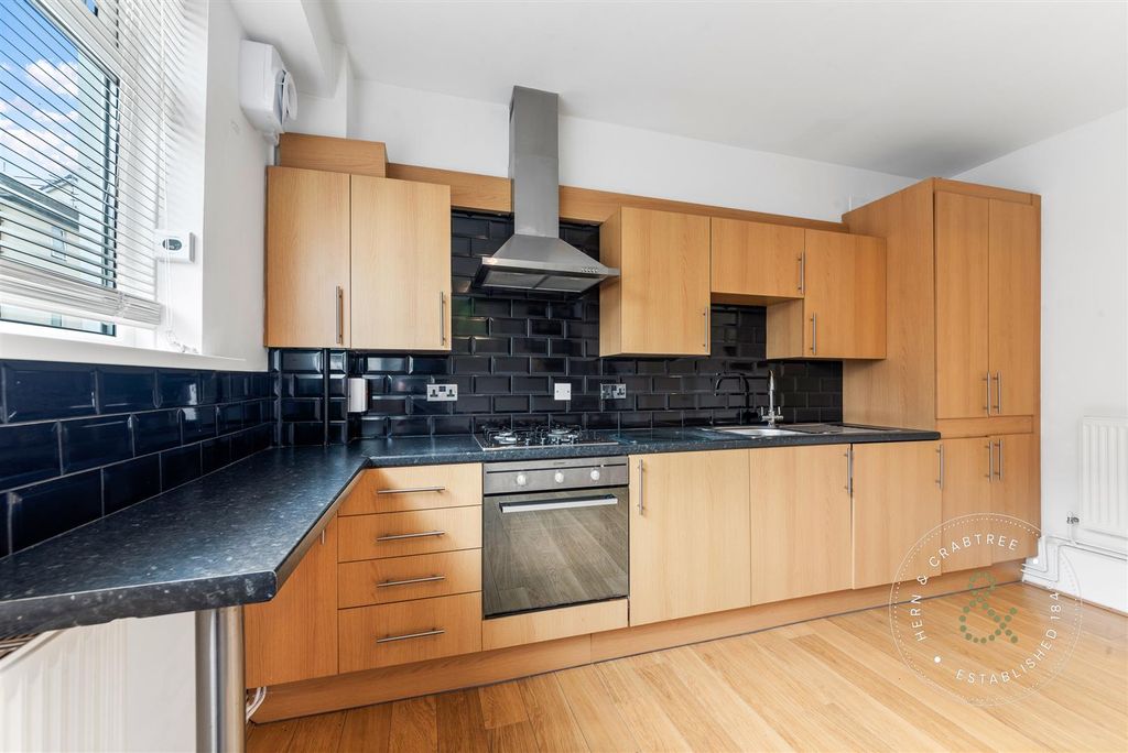 Property photo 3 of 19 Radnor-Road-13.Jpg