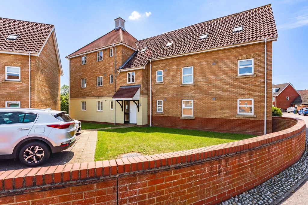 Property photo 2 of 13
