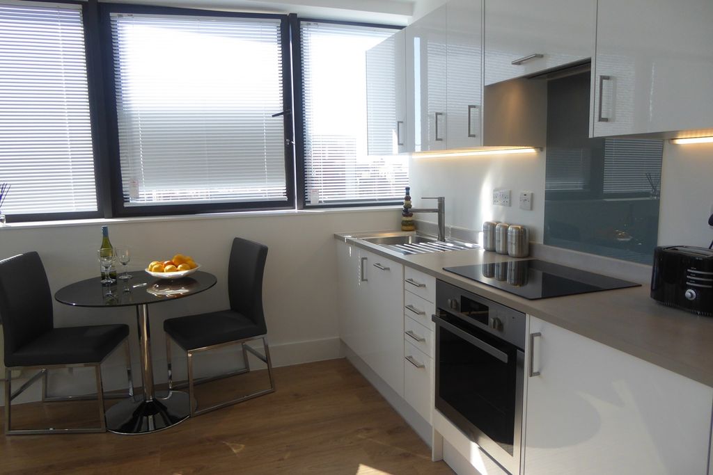 Property photo 3 of 6 Kitchen