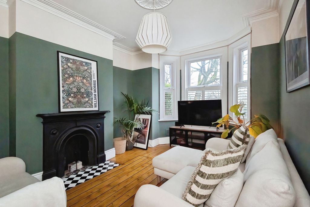 Property photo 2 of 25 Pbox-Img.Jpg