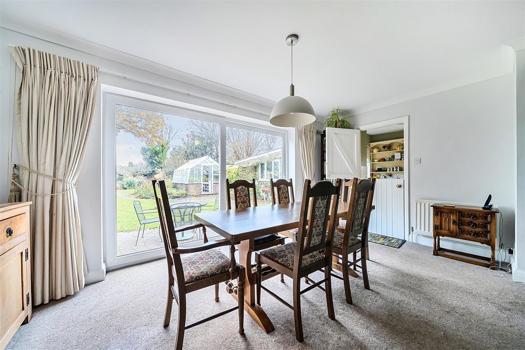 Property photo 3 of 25 1376906-20-6913482cc25d8.Jpg