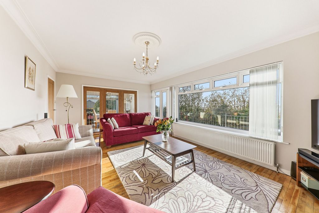 Property photo 3 of 32