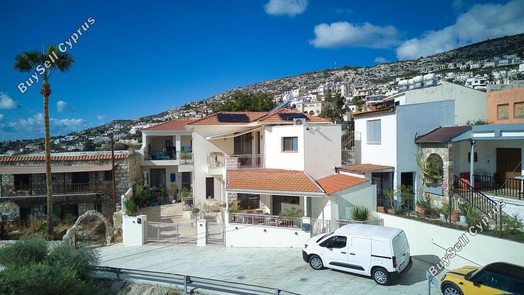 Property photo 1 of 43