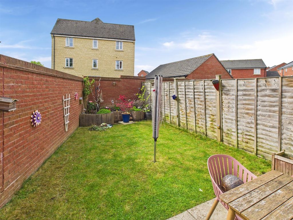 Property photo 3 of 11