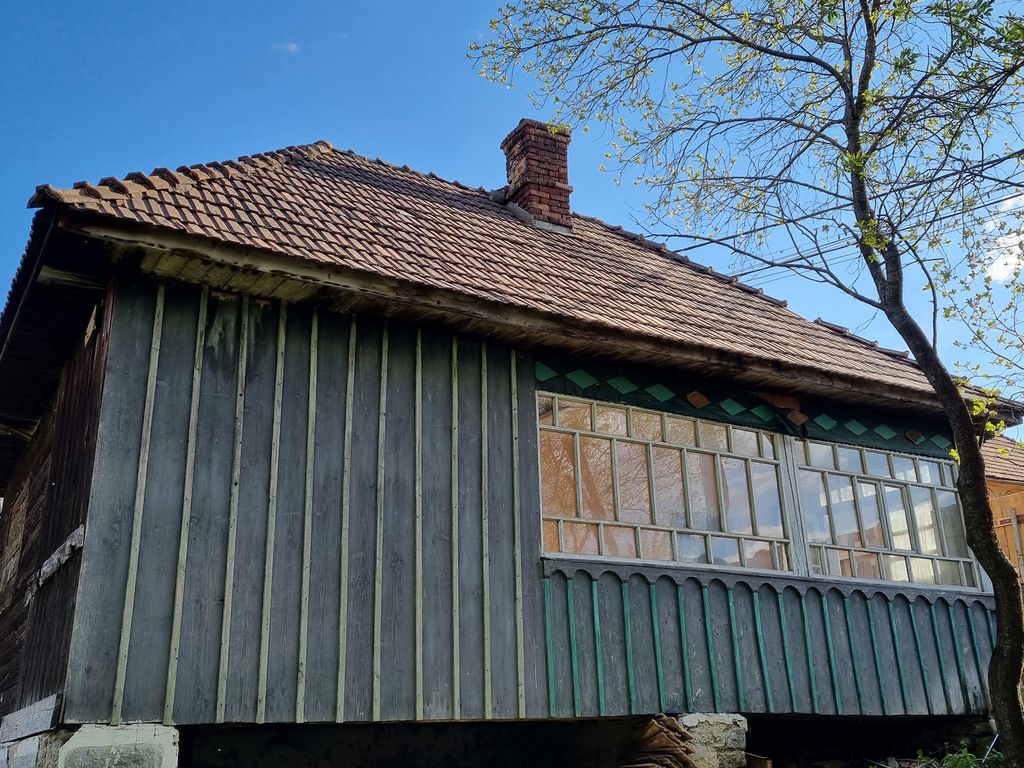 Property photo 1 of 6