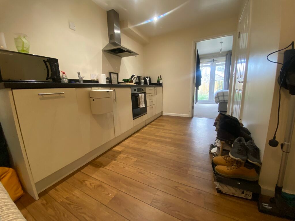 Property photo 3 of 5 Kitchen