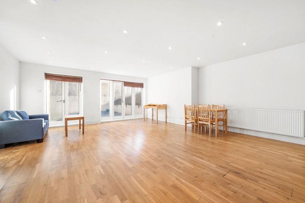 Property photo 2 of 12 Reception (2).Jpg