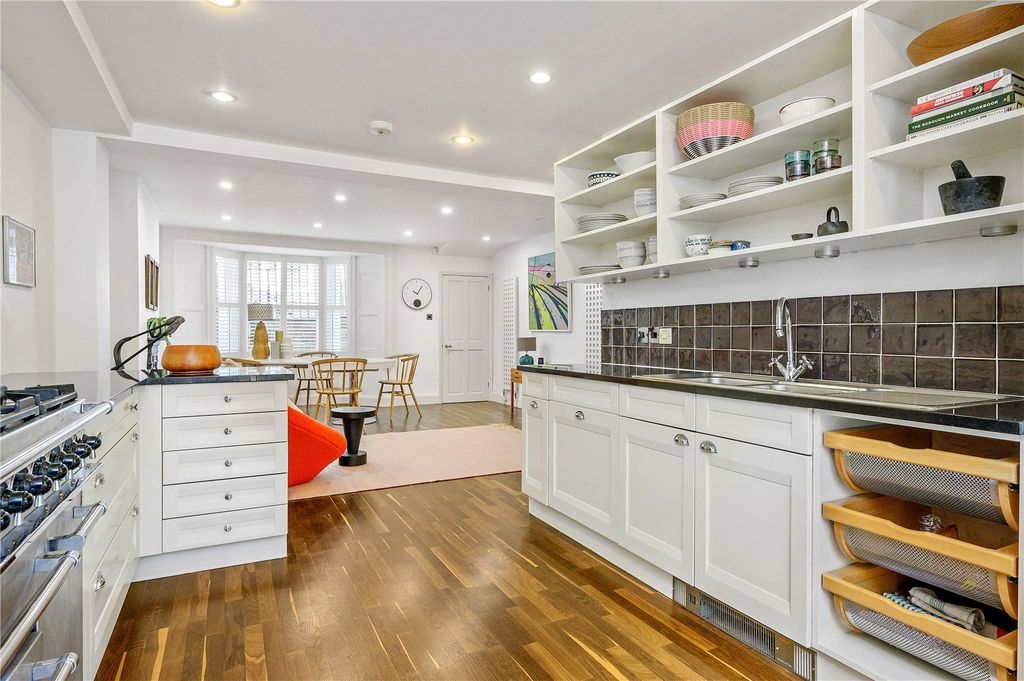 Property photo 3 of 16 Kitchen