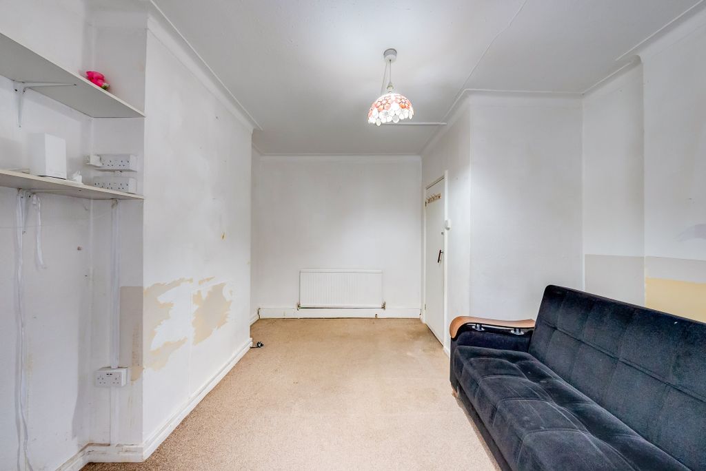Property photo 3 of 18 A7S06355Hdr