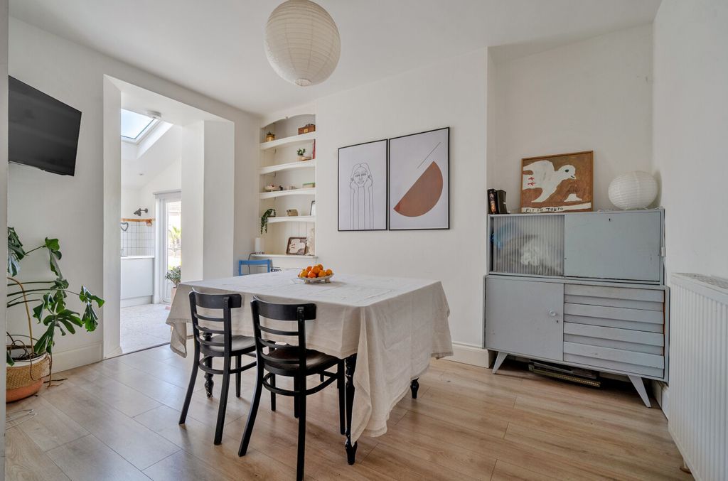 Property photo 3 of 17 Dining Room