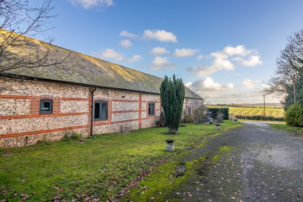 Property photo 1 of 10 Img_6022