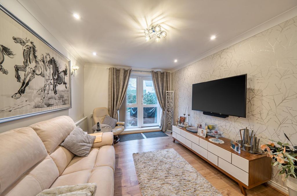 Property photo 2 of 10 Davidson Frost-Wellings, Dfw, Herne Court, Living