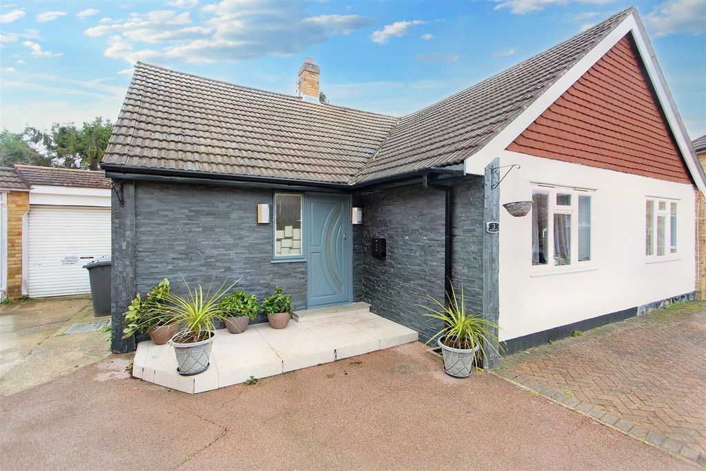 Property photo 1 of 19 Exterior