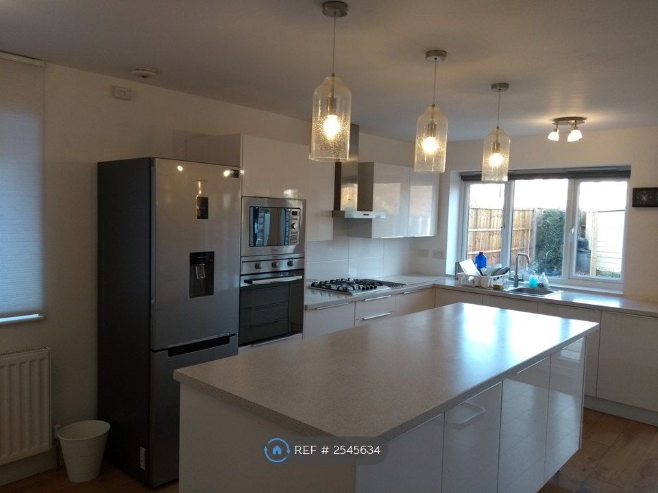 Property photo 1 of 10 Kitchen