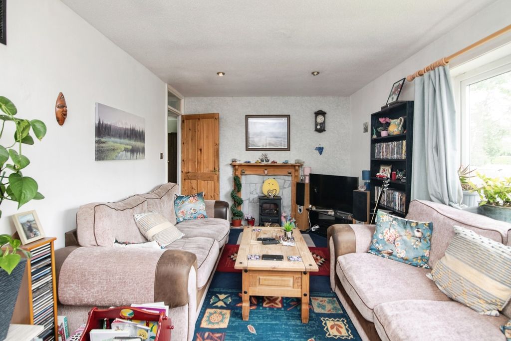 Property photo 2 of 11 Pbox-Img.Jpg