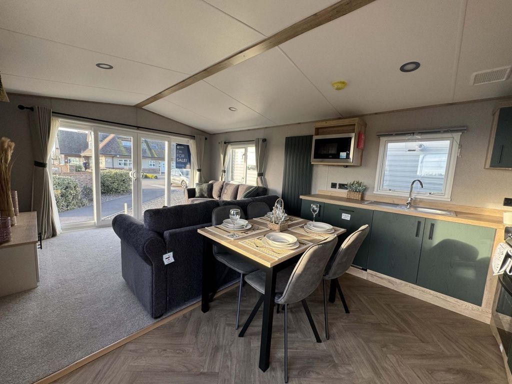 Property photo 1 of 2 Abi Hamilton 2025 Seal Bay Resort 1 Scaled.Jpg