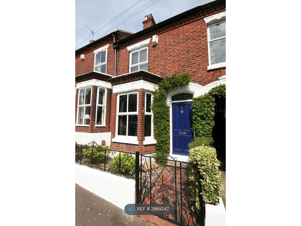 Property photo 1 of 8