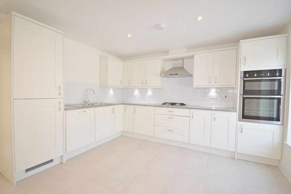 Property photo 2 of 9 Kitchen House To Rent In Chichester