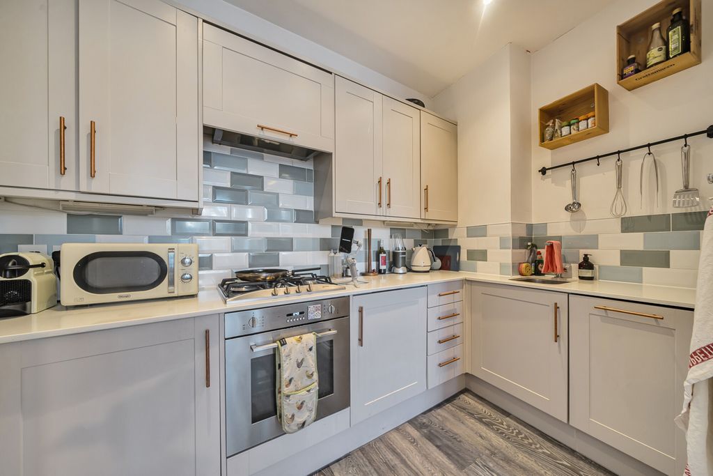 Property photo 2 of 14 Kitchen