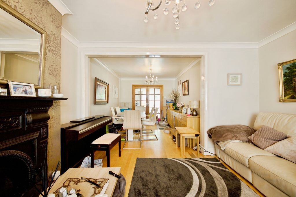 Property photo 3 of 16 Pbox-Img.Jpg