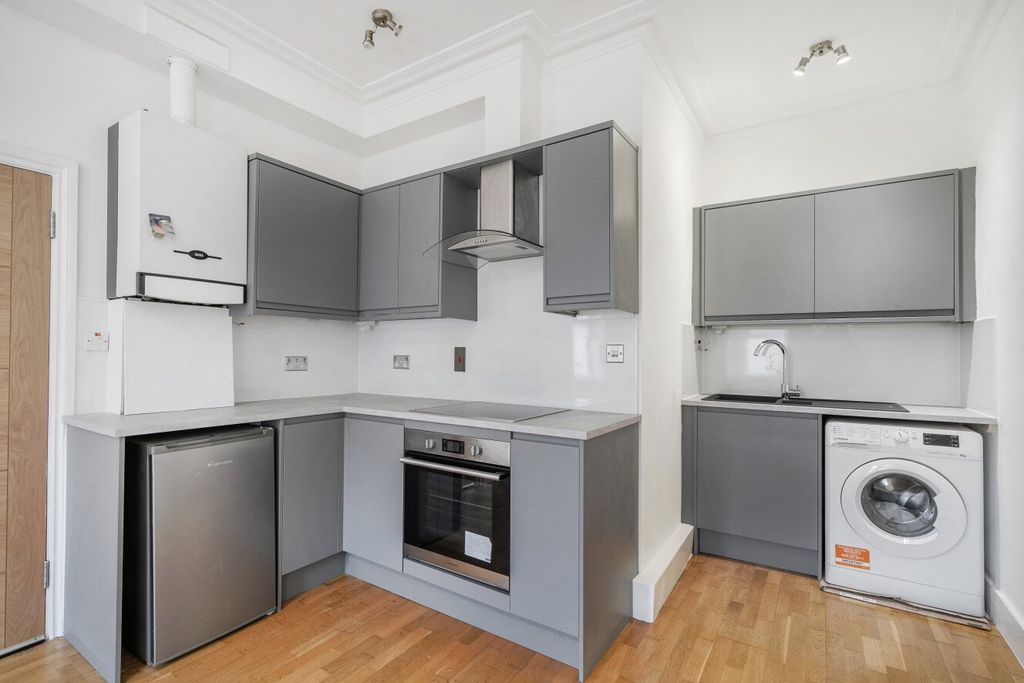 Property photo 3 of 9 Picture No. 10