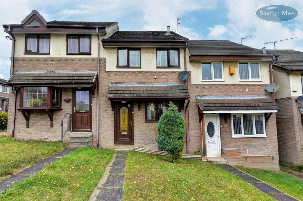 Property photo 1 of 20 68 Paterson Close - Front 2512.Jpg