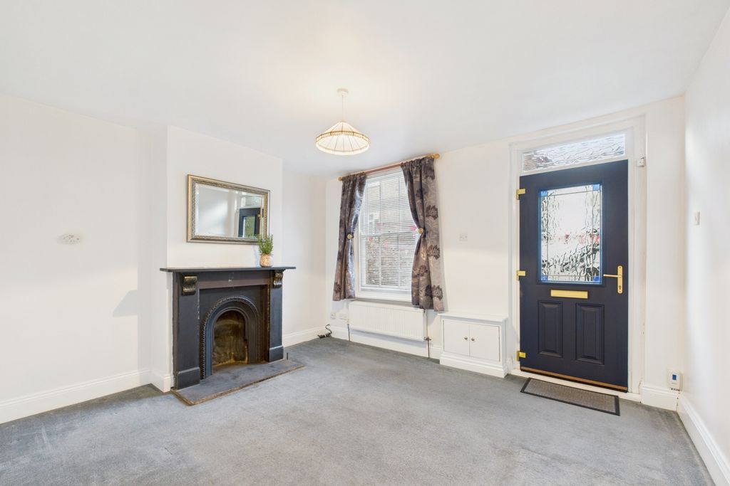 Property photo 2 of 17 Picture No. 25