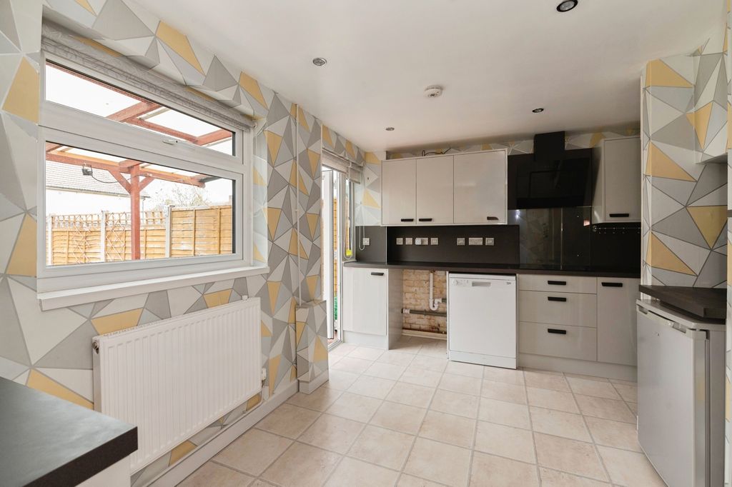 Property photo 2 of 17 Pbox-Img.Jpg