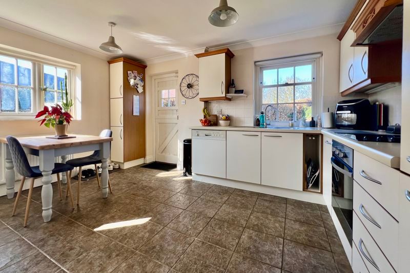 Property photo 3 of 13 Photo 5