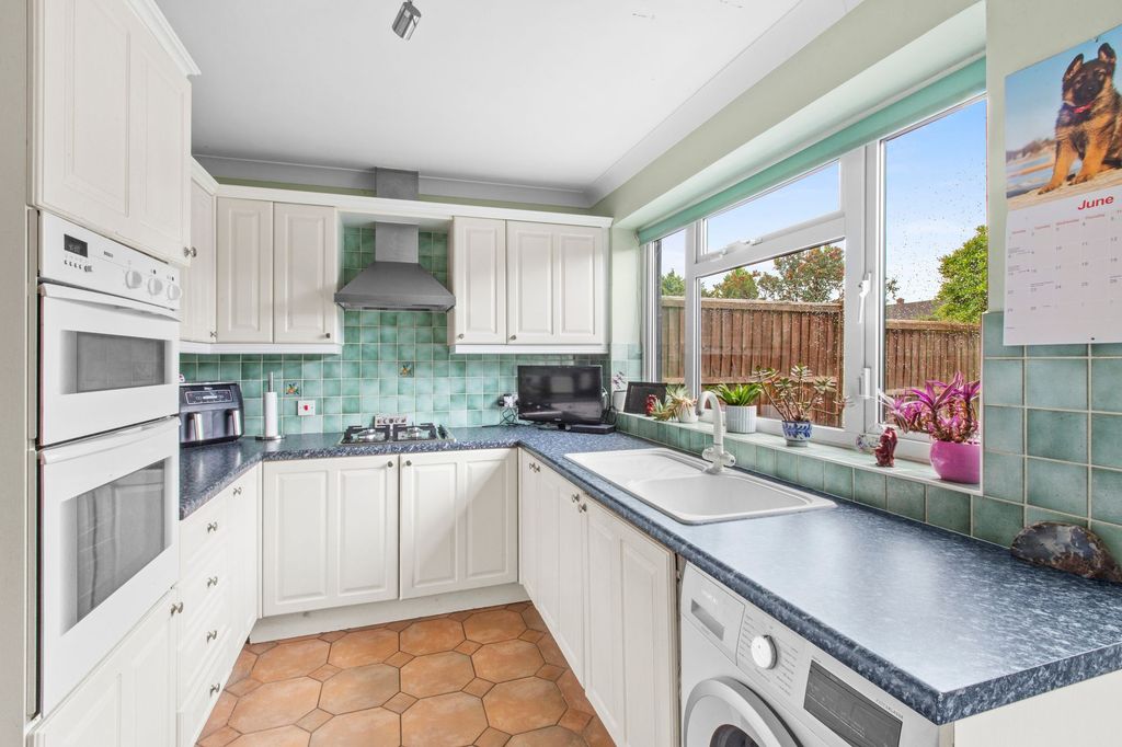 Property photo 3 of 13