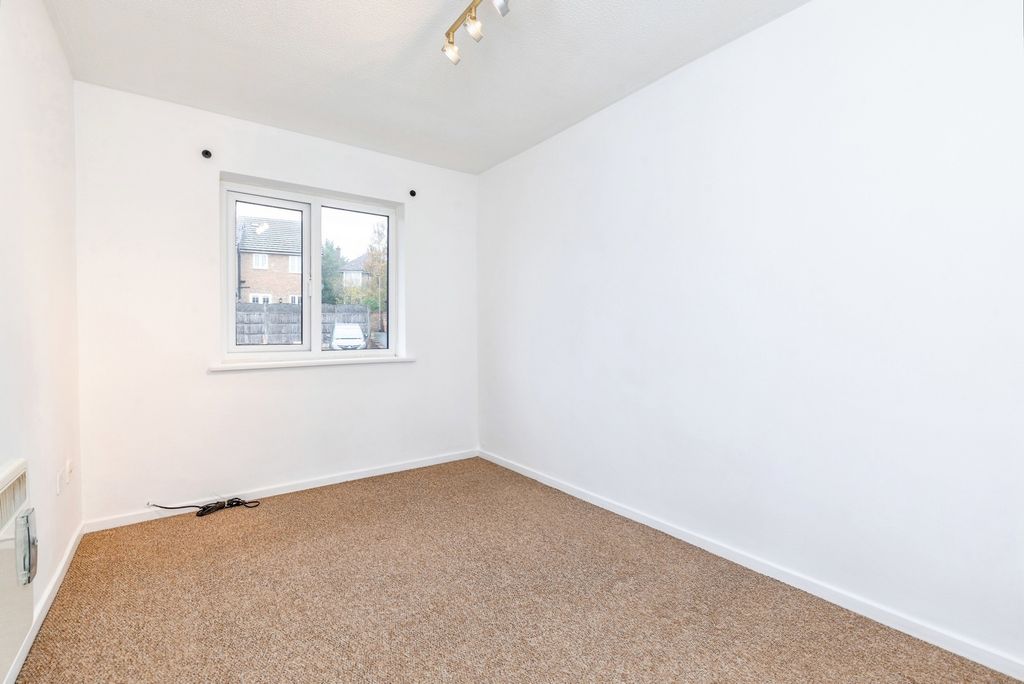 Property photo 3 of 12 Photo