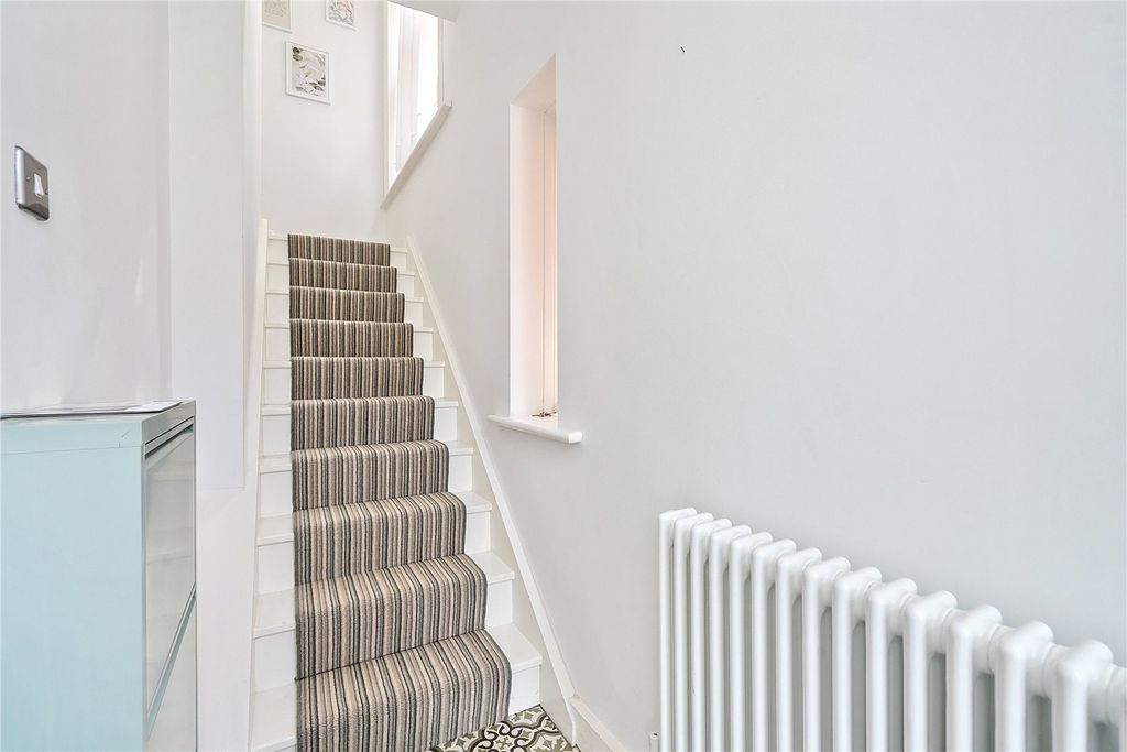 Property photo 3 of 17 Picture No. 16