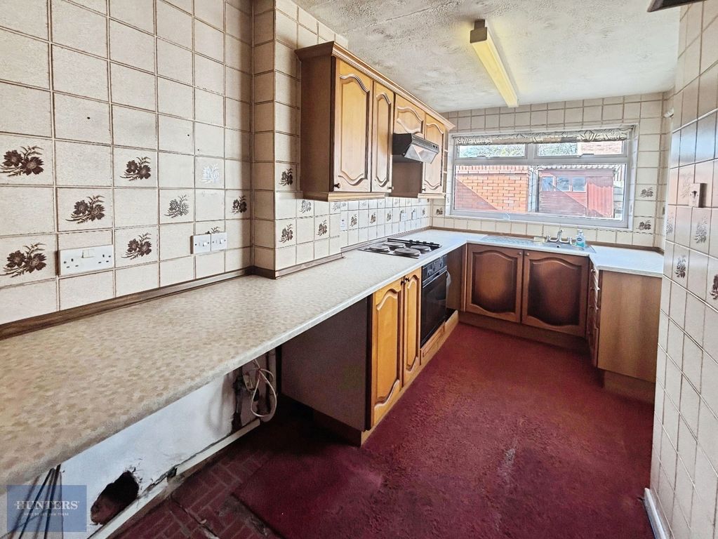 Property photo 3 of 15 Kitchen 1