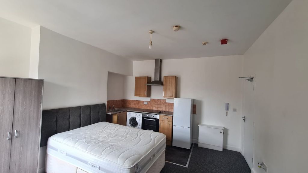 Property photo 3 of 5