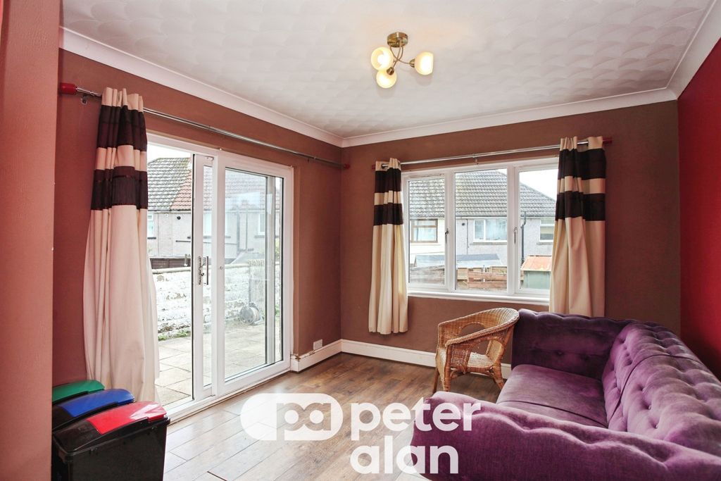 Property photo 3 of 18