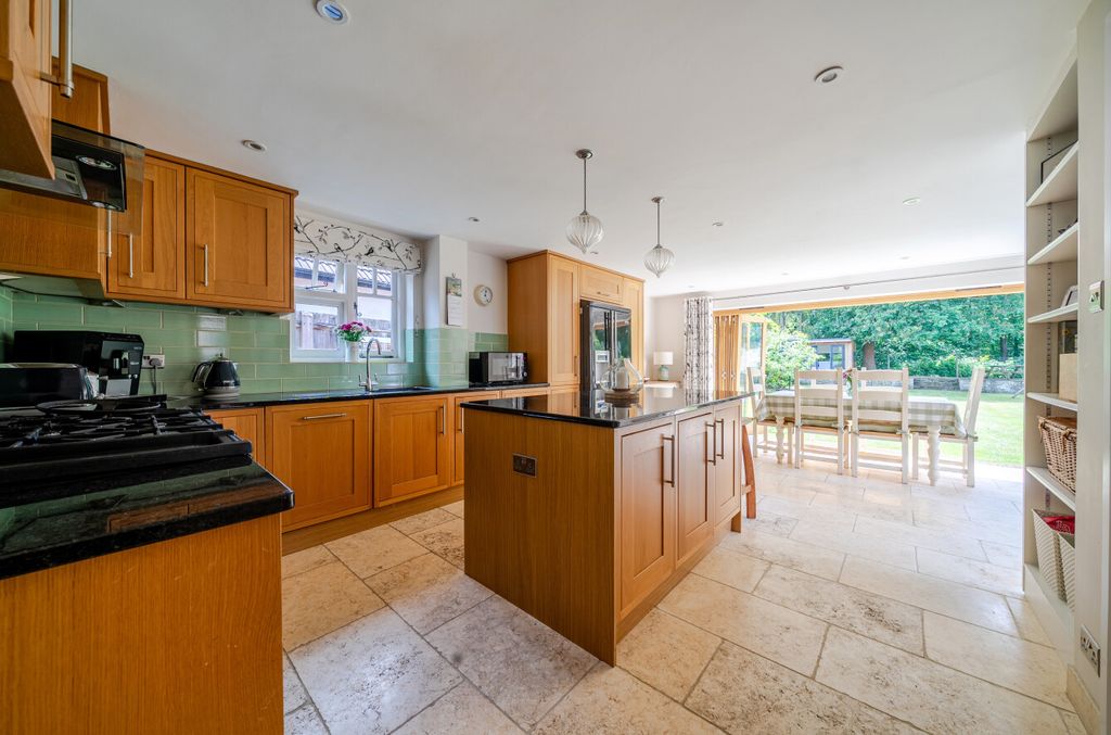 Property photo 2 of 34 1458283-22-6A2Feb...