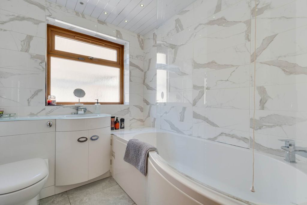 Additional image 9 of 4 bed detached house for saleMilliken Road, Kilbarchan PA10