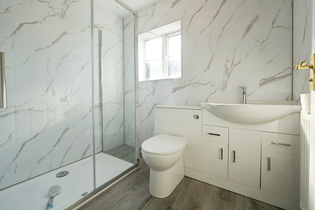 Property photo 2 of 11 Shower Room