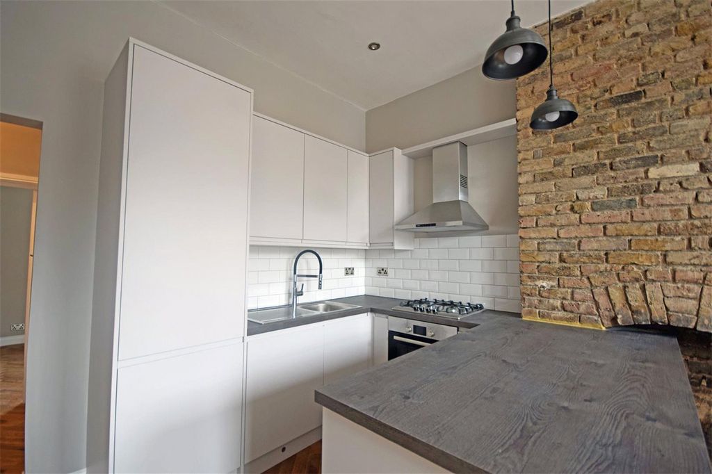 Property photo 3 of 8 Picture No. 04