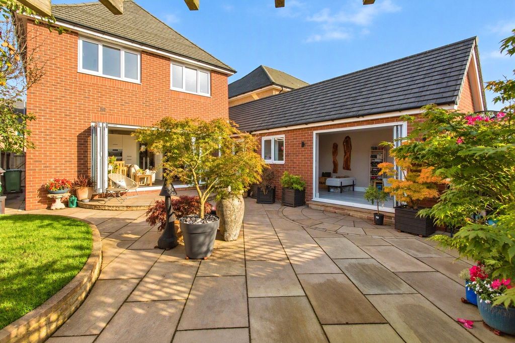 Property photo 2 of 24 Rear Garden