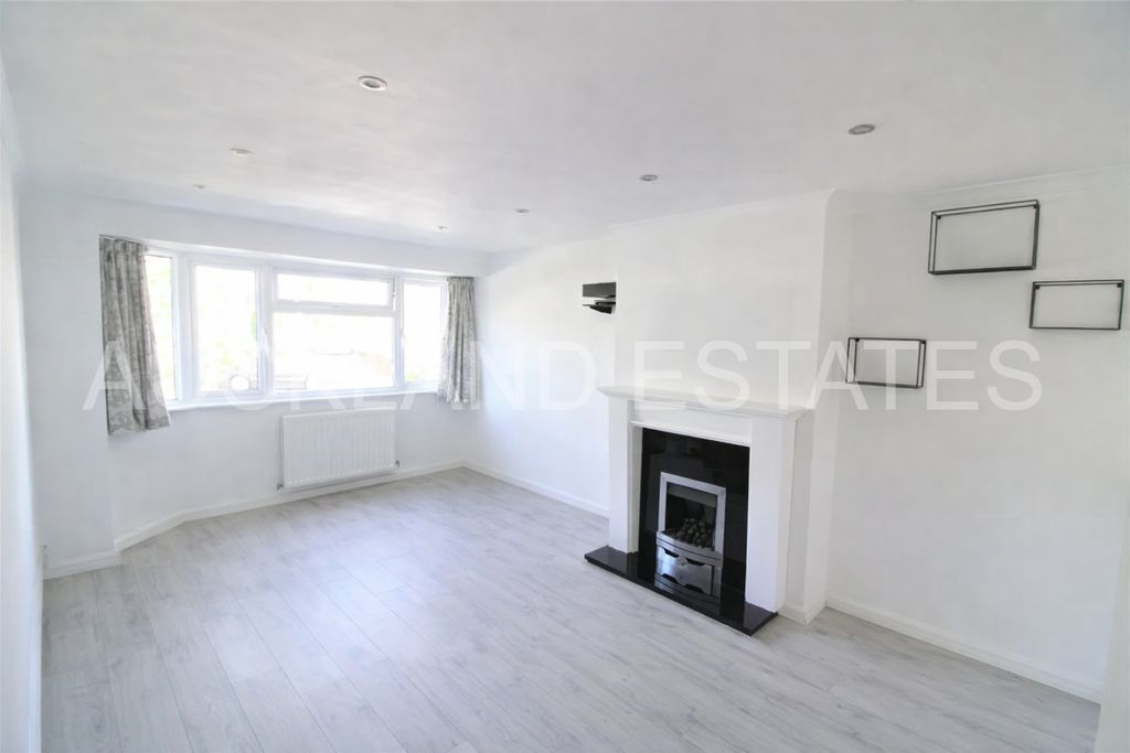 Property photo 2 of 8 Chatgpt Image Dec 18, 2025, 10_17_11 Am