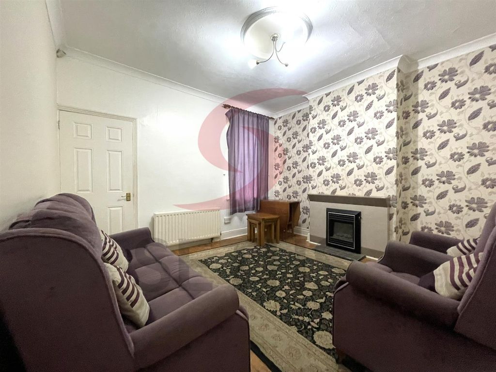 Property photo 2 of 8 Reception